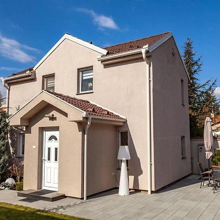 Dc Executive Homes Нови-Сад Экстерьер фото