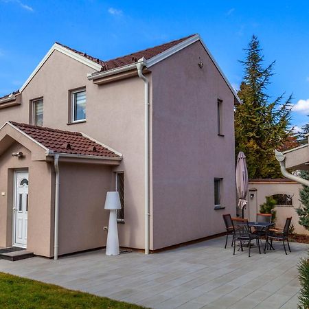 Dc Executive Homes Нови-Сад Экстерьер фото